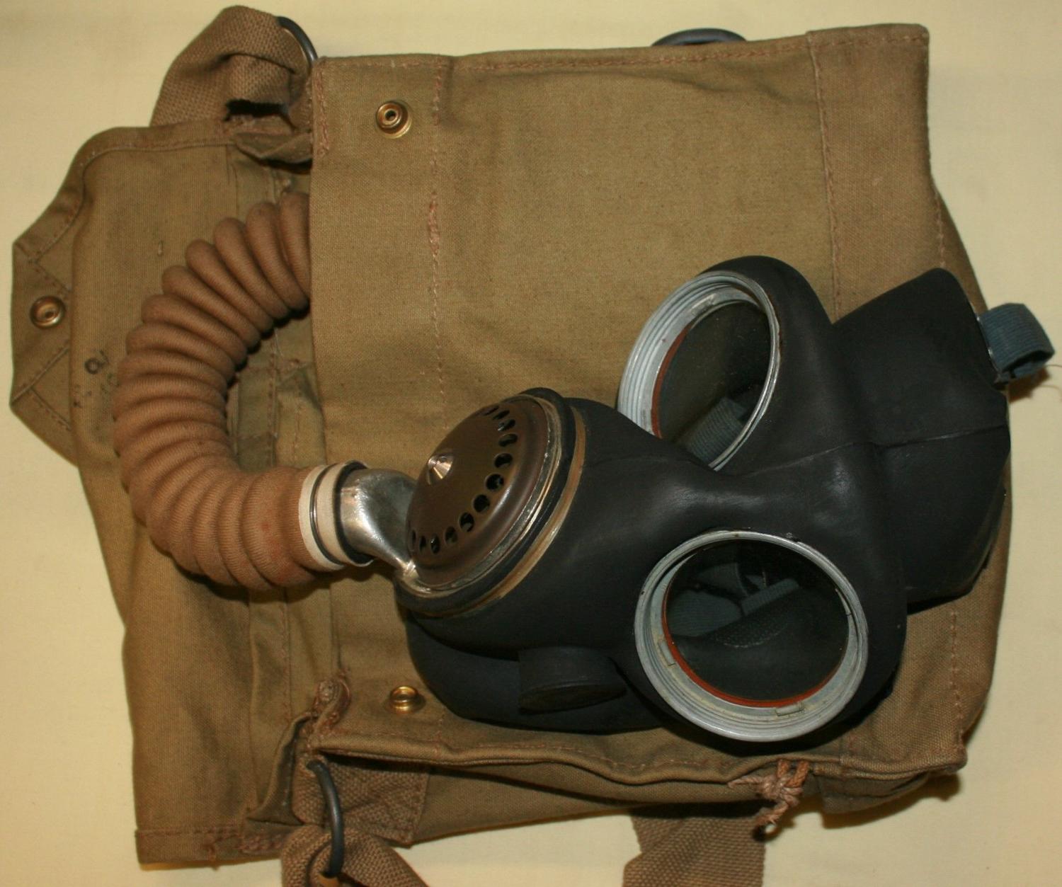 A VERY GOOD CONDITION 1942 DATED BRITISH GAS MASK