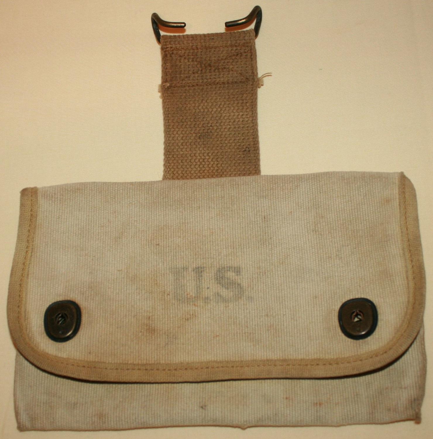 A WWI US ARMY 1918 DATED SQUAD LEADERS POUCH