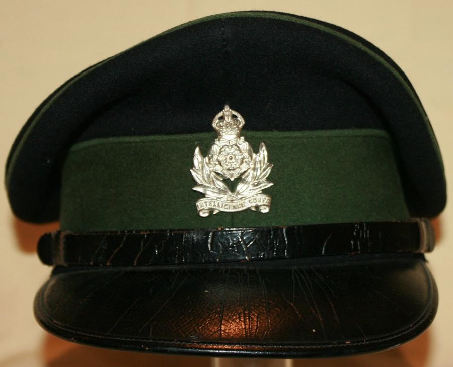 A EARLY POST WAR INTELLIGENCE CORPS OFFICERS CAP