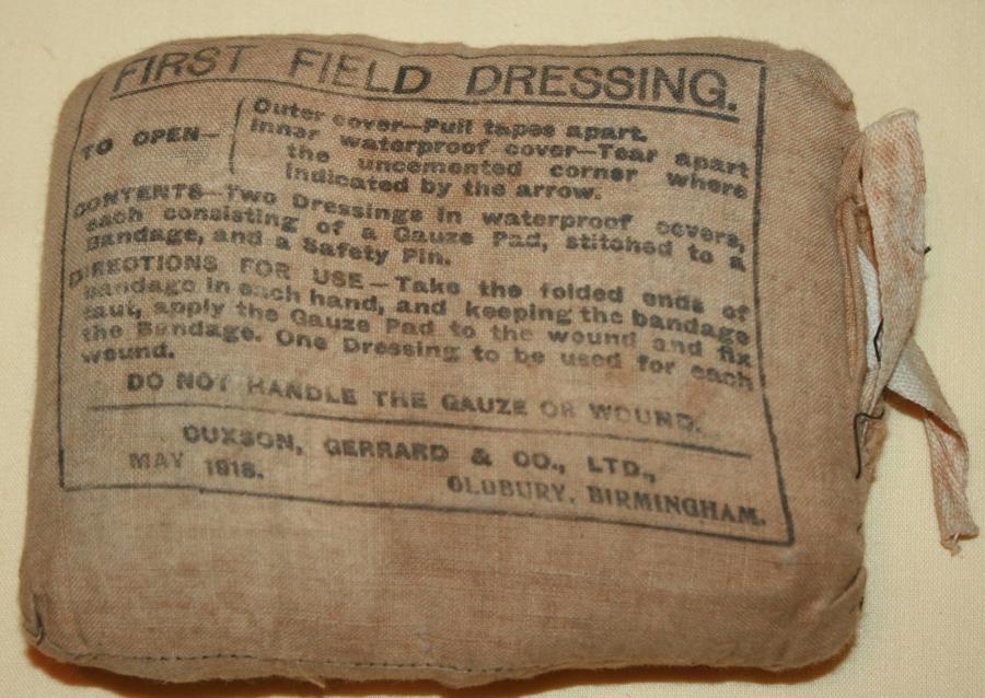 A UNOPENED WWI 1ST FIELD DRESSING 1918 DATED