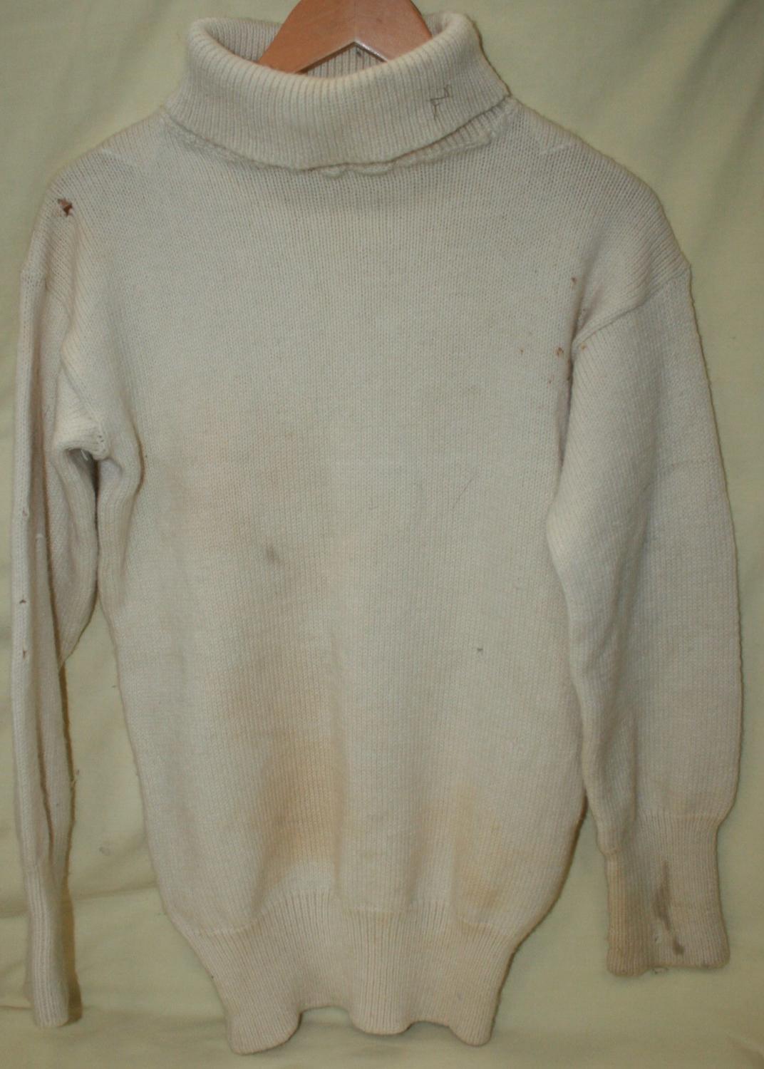 POST WWII ROLL NECK WHITE JUMPER ( GOOD WWII DISPLAY / WEARING ITEM )