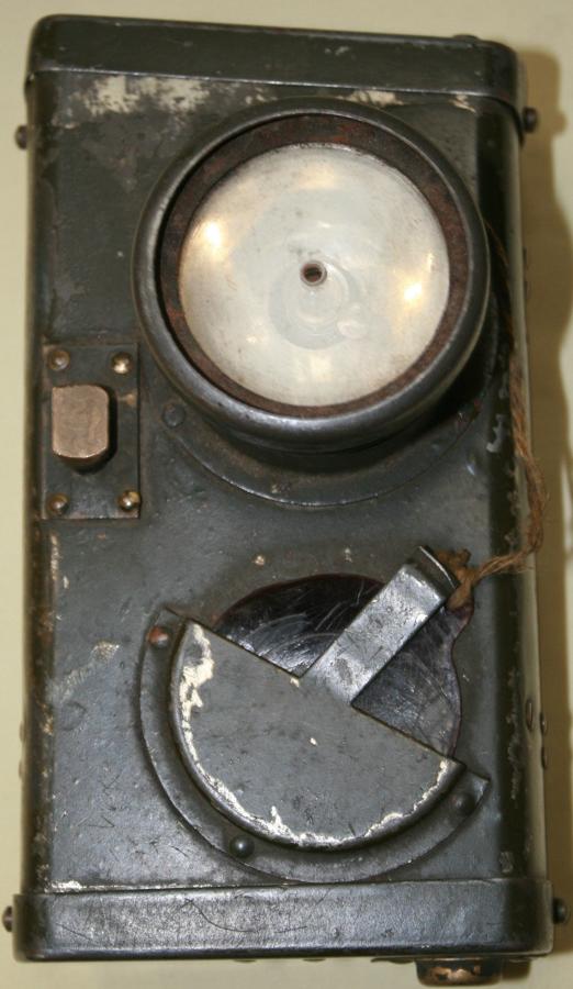 A WWI TRENCH SIGNALLING LAMP WITH A BAYONET FITTING