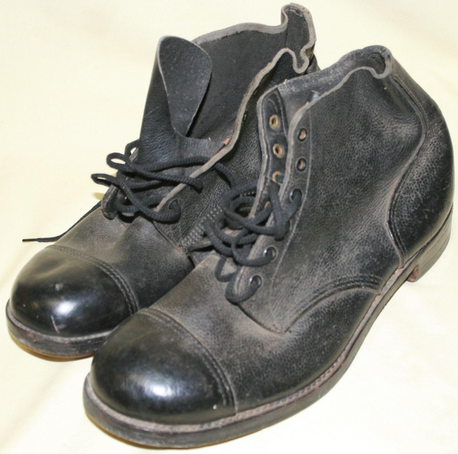 A PAIR OF SIZE 12 WWII AMMO BOOTS