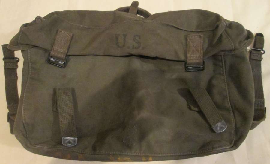 A 1944 DATED M1944 BOTTOM PART OF THE WEBBING PACK / S