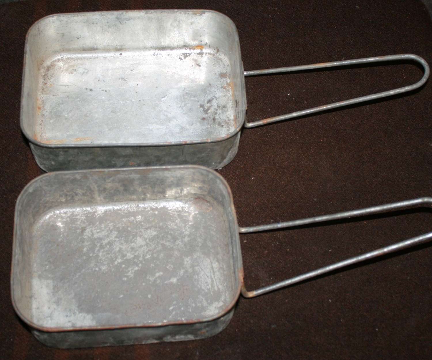 A SCARCE SET OF WWII SOUTH AFRICAN MESS TINS