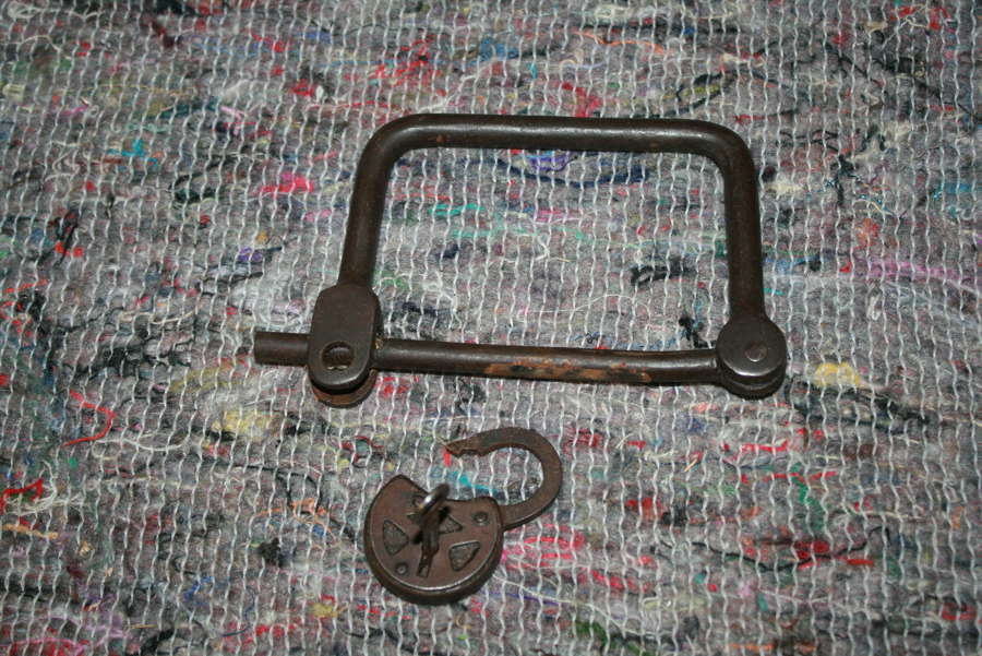 A KIT BAG CLASP AND LOCK WITH KEY