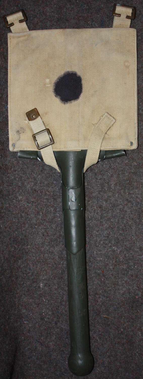 A GOOD EARLY WWII 37 PATTERN ENTRENCHING TOOL SPADE AND CARRIER