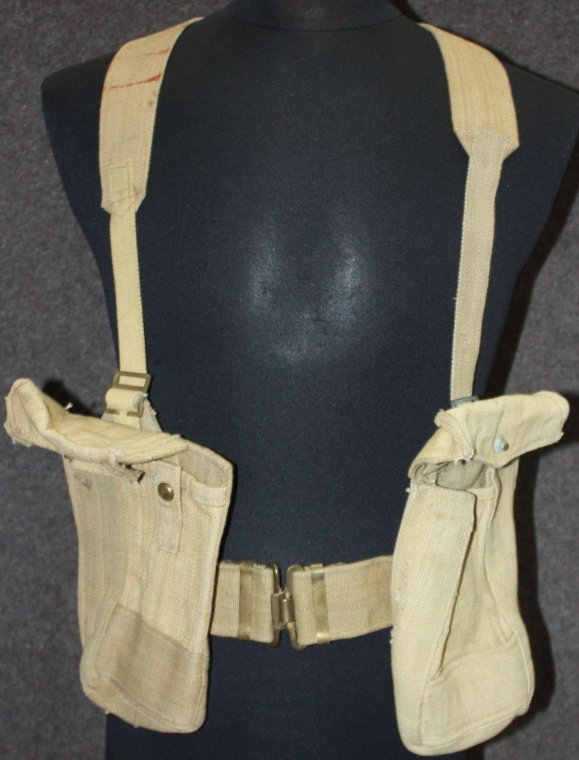 PART SET OF INDIAN OTHER RANKS WEBBING BELT , AMMO POUCHES AND STRAPS