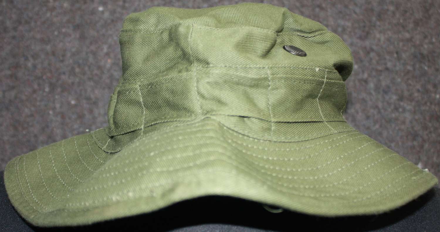 A POST WWII BRITISH FORCES BUSH HAT