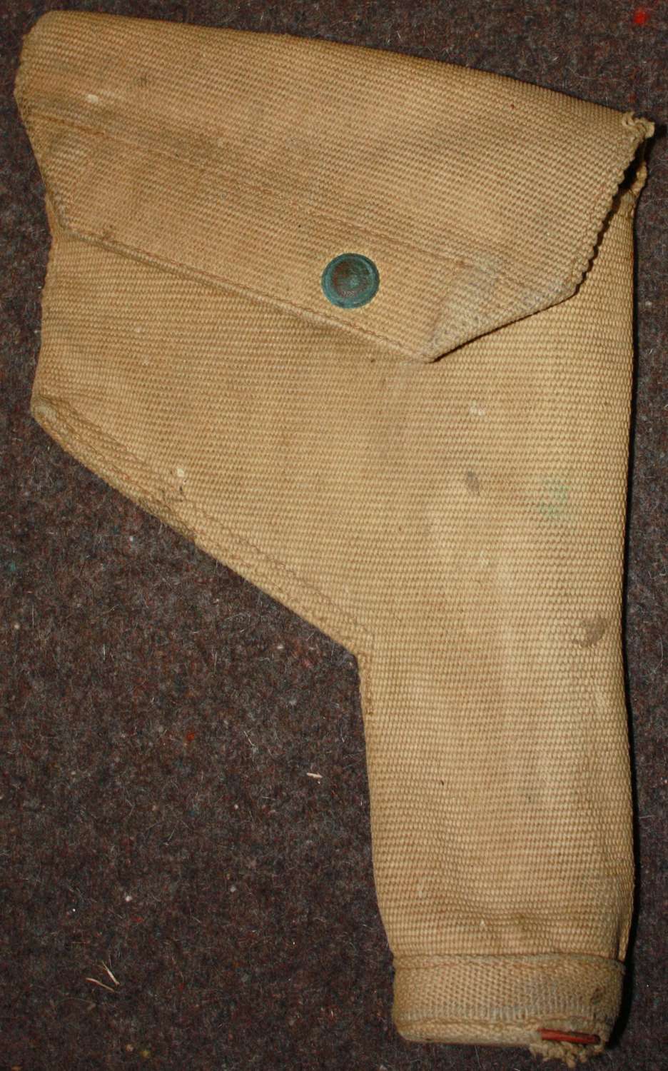 A GOOD USED 1938 DATED 37 PATTERN HOLSTER