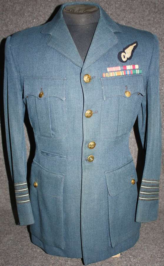 A GOOD 1950'S WING COMMANDER'S TUNIC