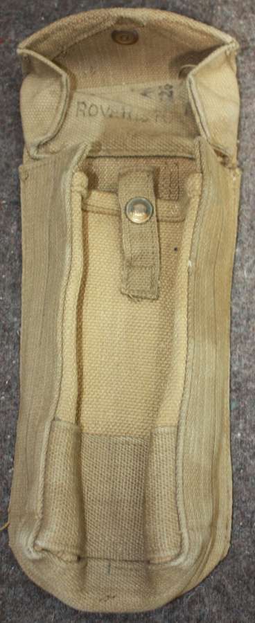 A 1940 DATED MKII 37 PATTERN AMMO POUCH NEAR MINT