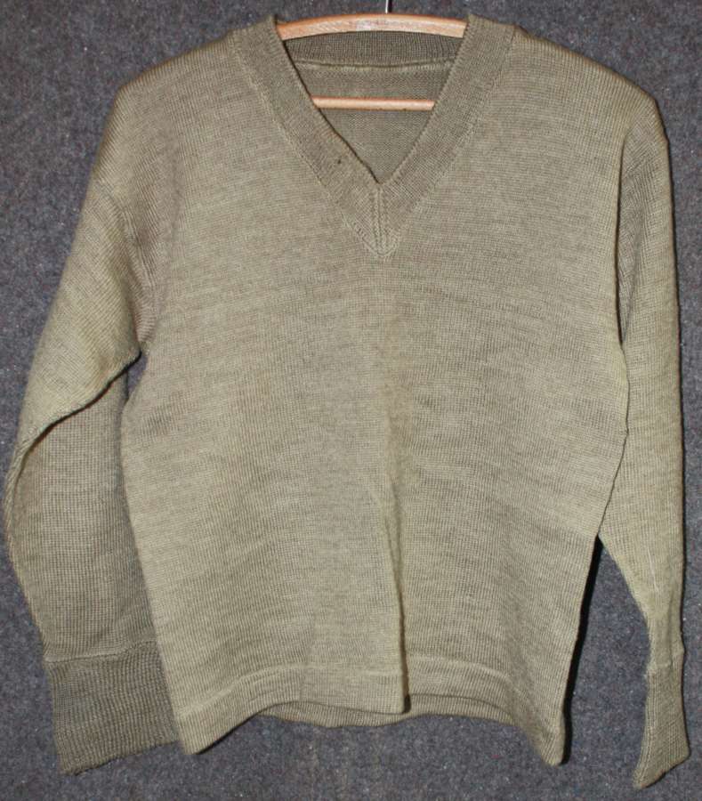 A WWII PERIOD BRITISH ARMY JUMPER NO LABEL GOOD SIZE