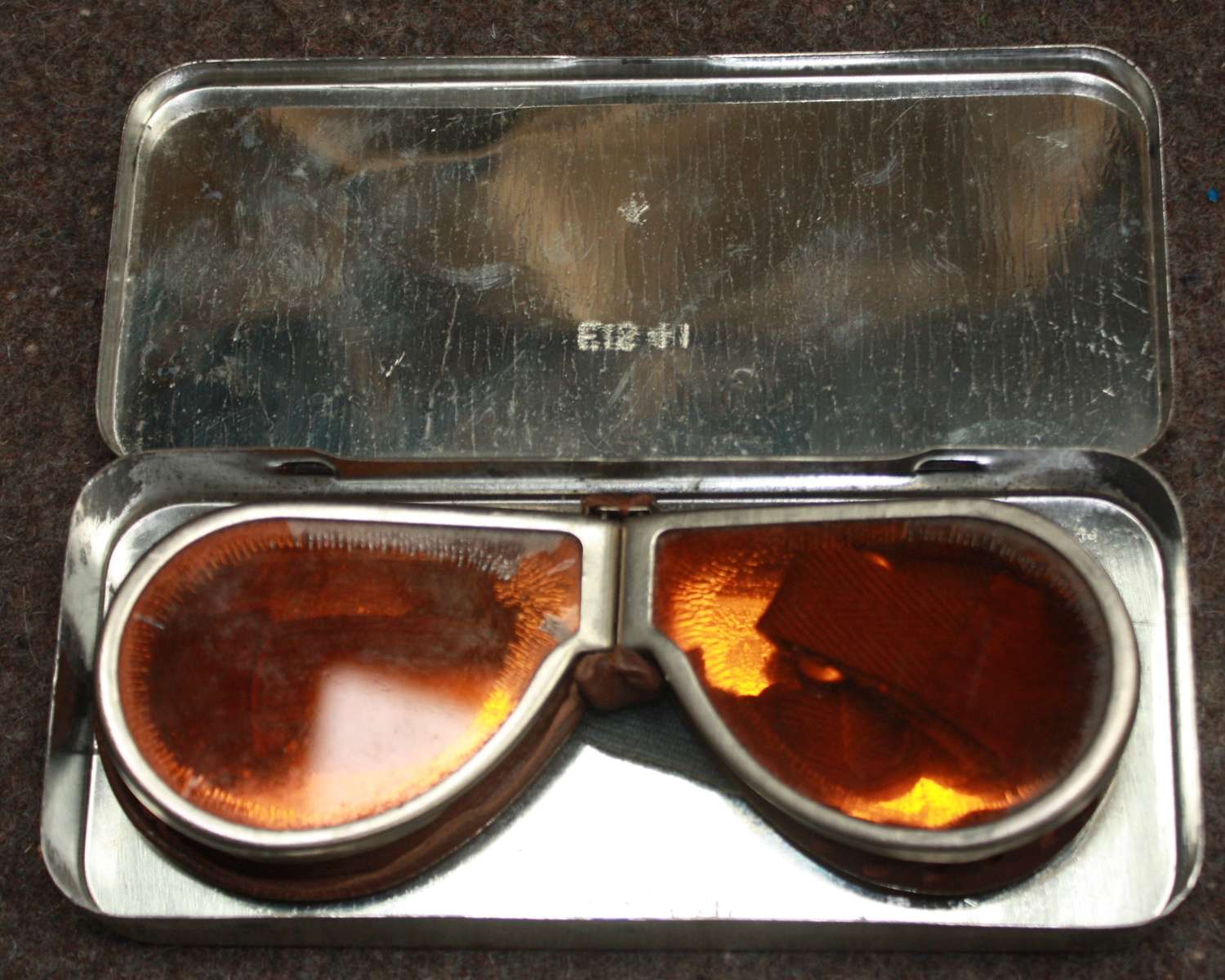 A PAIR OF WII ORANGE TINTED DISPATCH RIDERS GOGGLES
