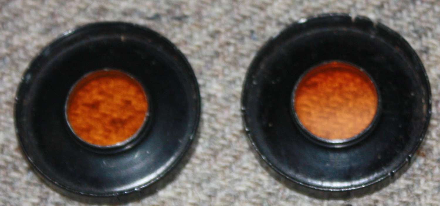 A PAIR OF THE BRITISH WWII 6 X 30 BINOCULAR LENSE FILTERS