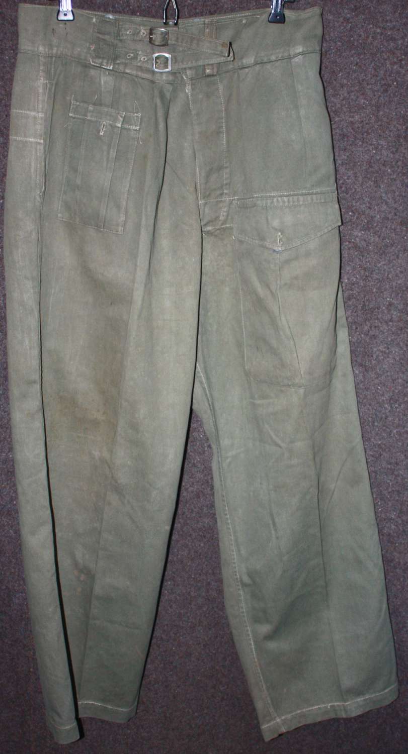 A VERY GOOD PAIR OF THE INDIAN MADE JUNGLE BATTLE DRESS TROUSERS