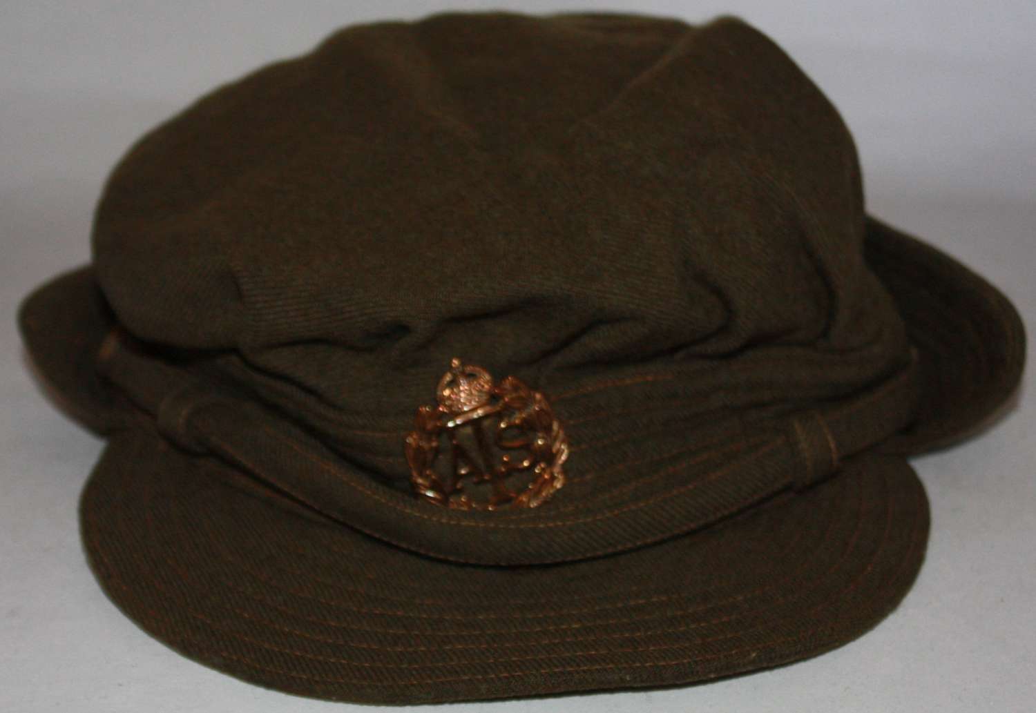 A GOOD EARLY PATTERN ATS OTHER RANKS / OFFICERS PEAKED CAP