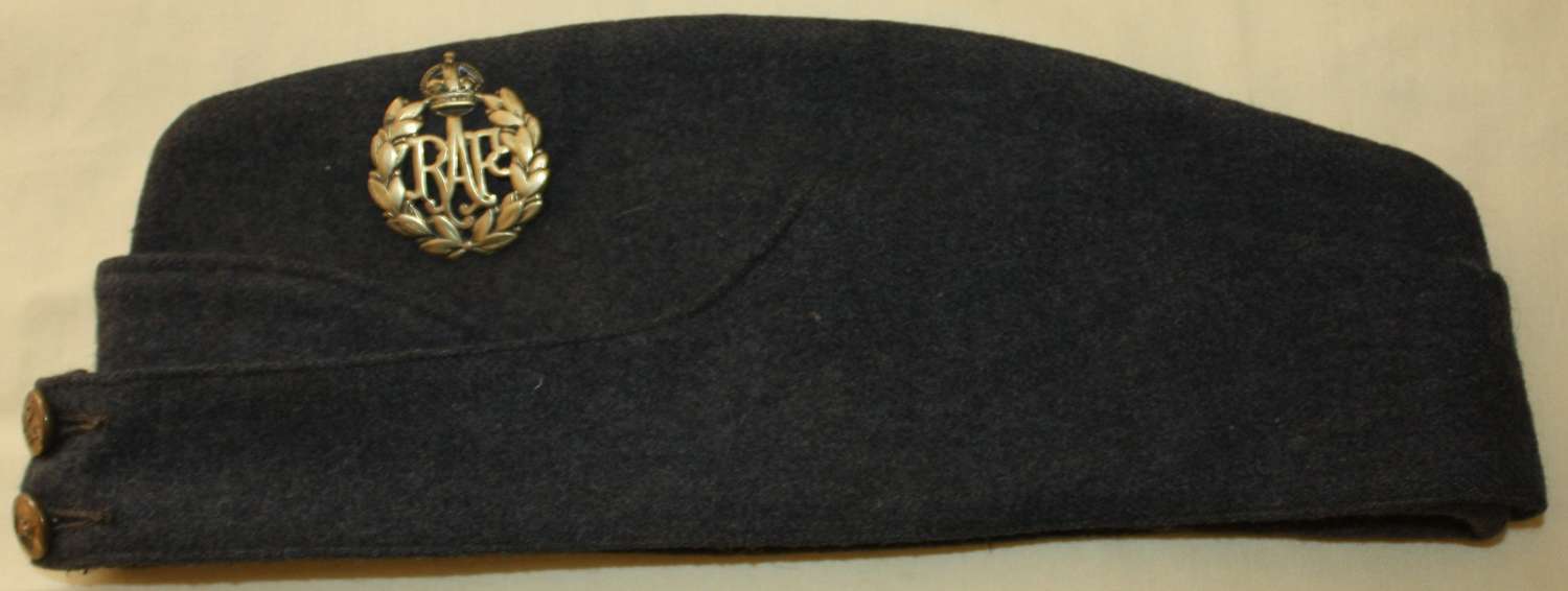 A GOOD WWII RAF SIDE CAP SIZE 7 1/4 -7 1/2