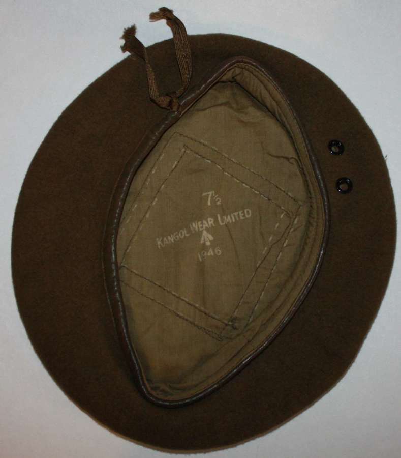 A GOOD 1946 DATED GREEN / BROWN BERET SIZE 7 1/2