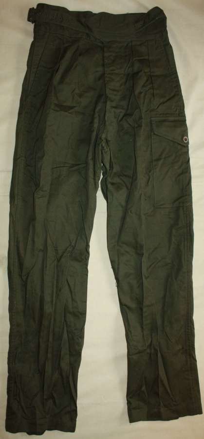 A VERY GOOD SLIGHTLY GRUBBY PAIR OF BRITISH 50 PATTERN JUNGLE TROUSERS