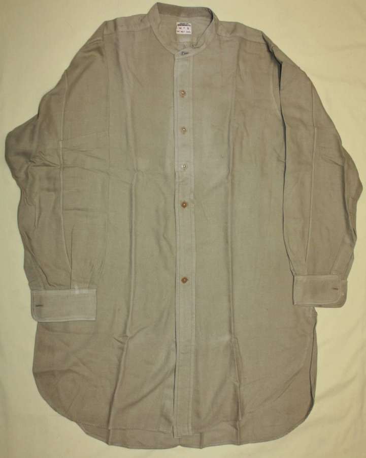 A GOOD WWII PERIOD OFFICERS SHIRT