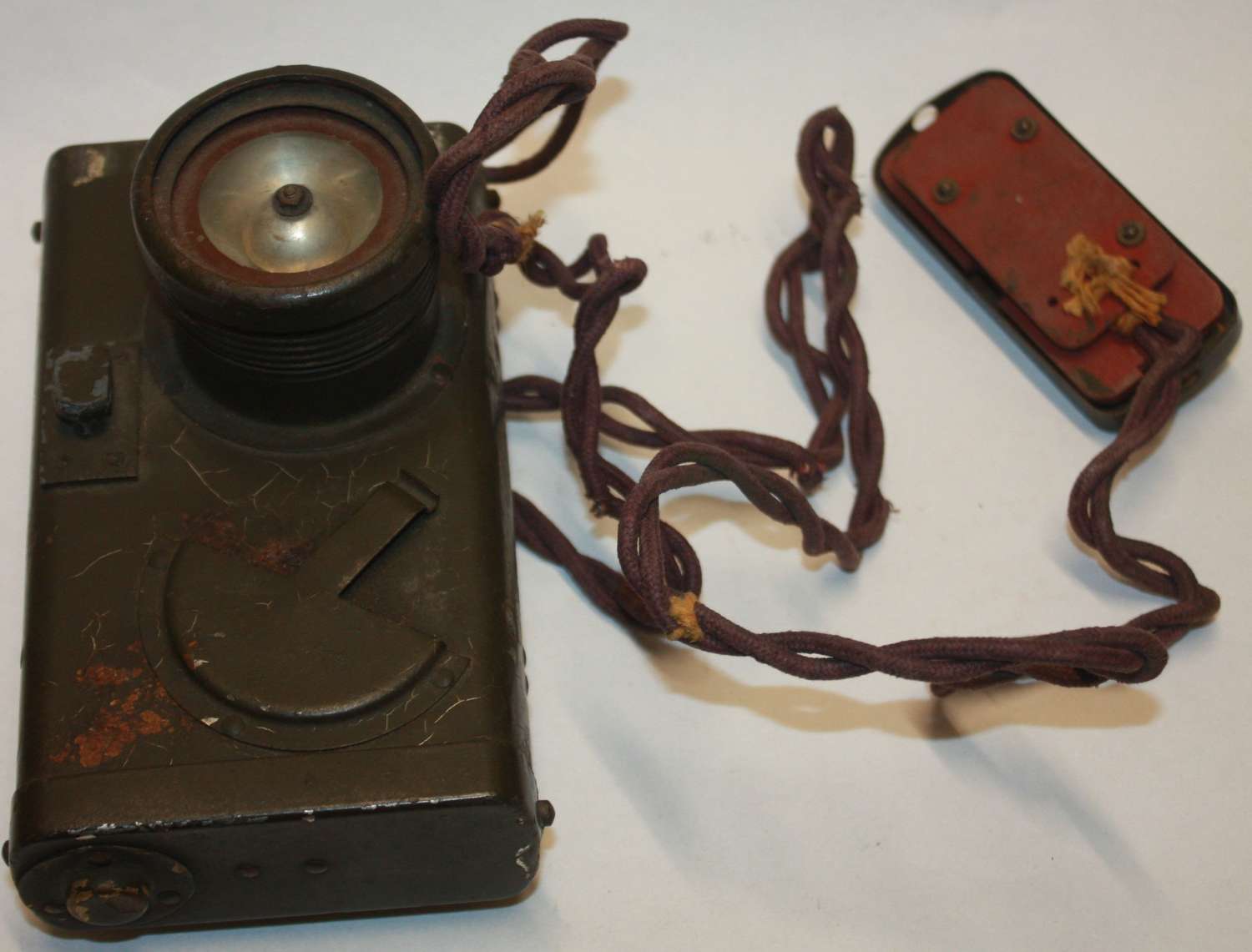 A GOOD EXAMPLE OF THE WWI MKIII TRENCH SIGNALLING LAMP