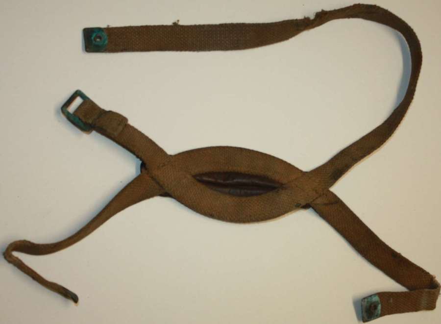 A GOOD USED WWII PATTERN AIRBORNE TROOPS CHINE STRAP