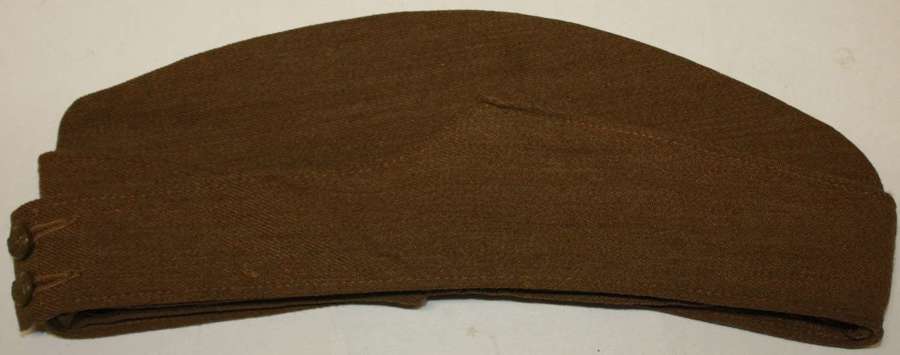 A GOOD EXAMPLE OF THE BRITISH ARMY WWII SIDE CAP 1940 DATED