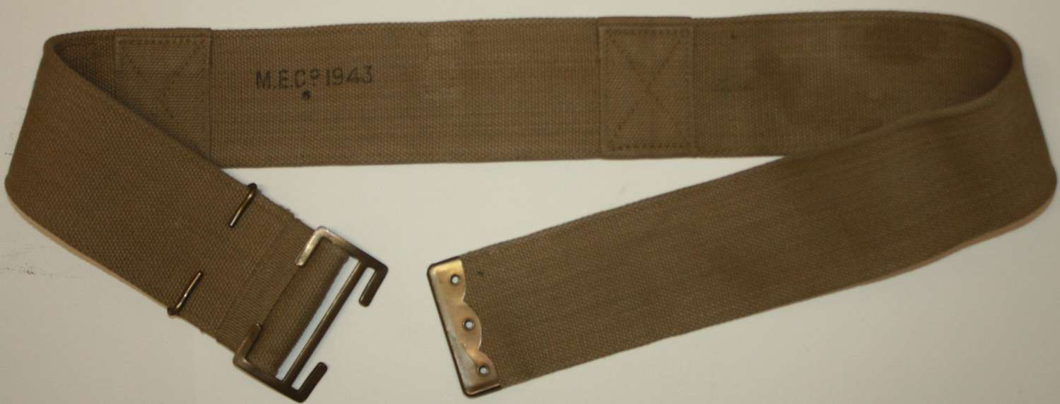 A WWII BRITISH CIVIL DEFENCE BELT FOR THE GAS TESTING SET