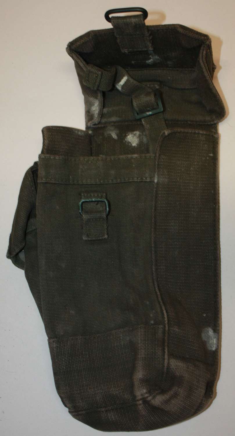 A 1ST 58 PATTERN RIGHT SIDE AMMO POUCH