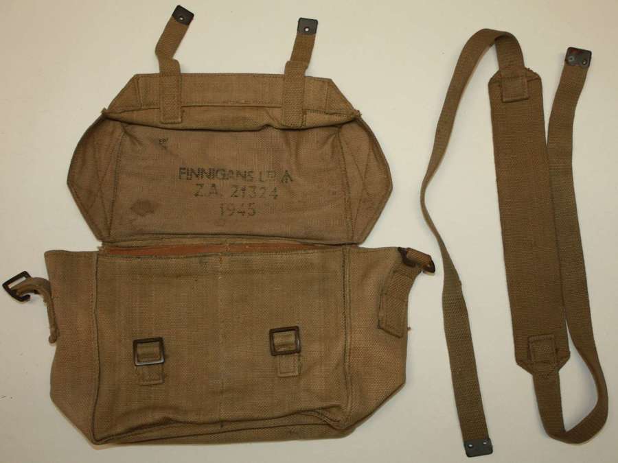 A VERY GOOD CONVERTED BATTRIE RADIO PACK 1945 DATED