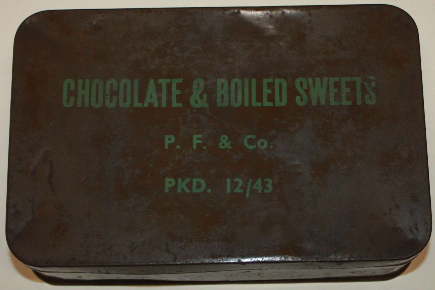 A GOOD 1943 DATED BRITISH LARGE SIZE SWEET TIN