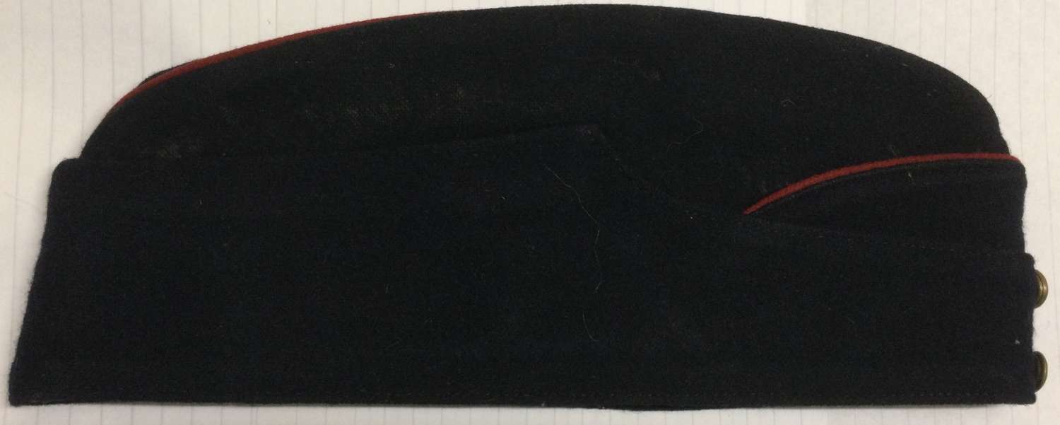 A WWII ROYAL SUSSEX OTHER RANKS COLOURED SIDE CAP