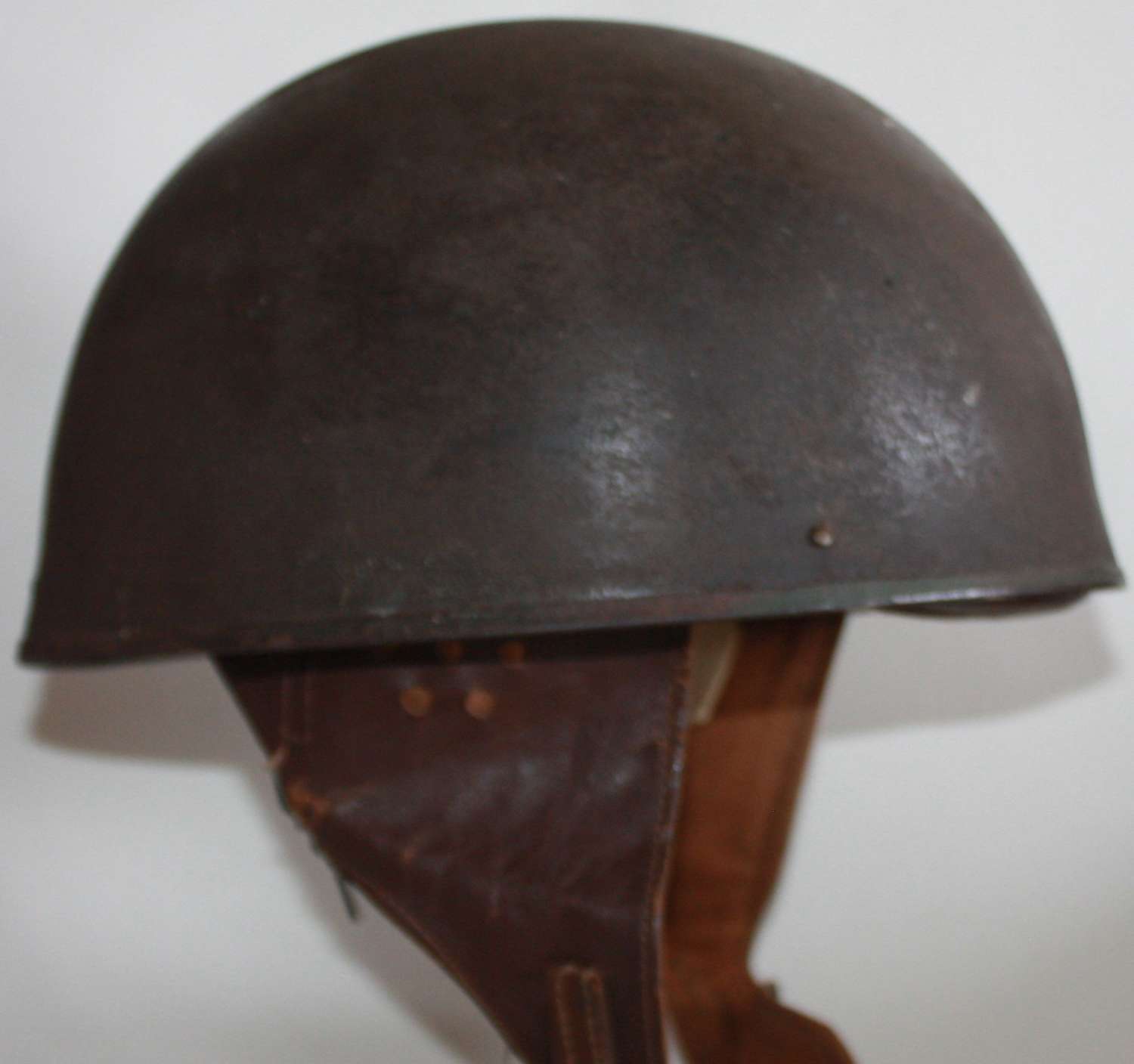 A 1945 DATED DISPATCH RIDERS HELMET SIZE 7 1/4