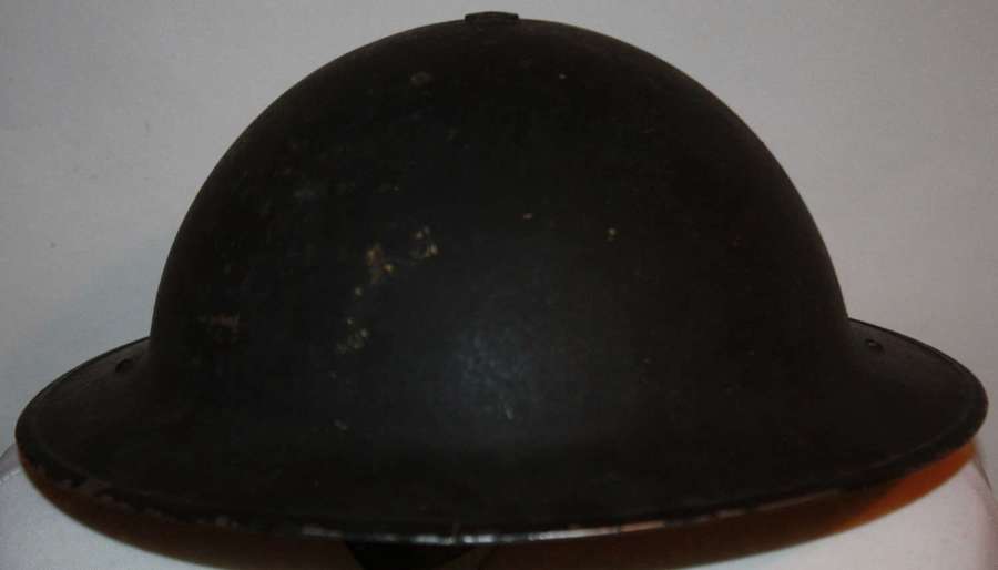 A VERY GOOD 1939 DATED BRITISH TOMMY HELMET
