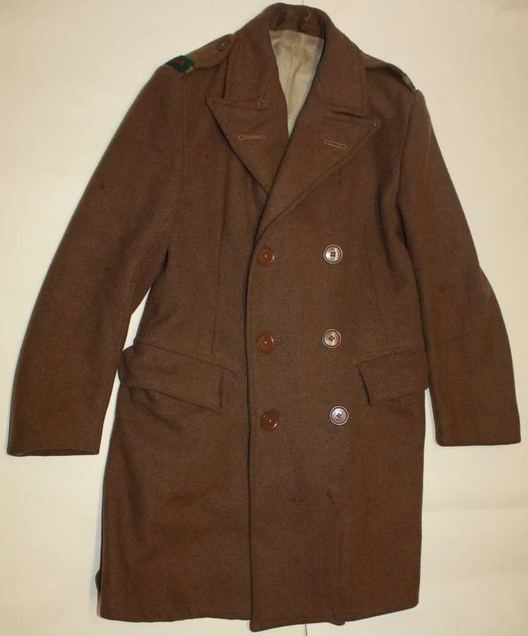 A GOOD USED WWII WOMEN LAND ARMY GREY COAT SMALL  WITH SHOULDER TITLES