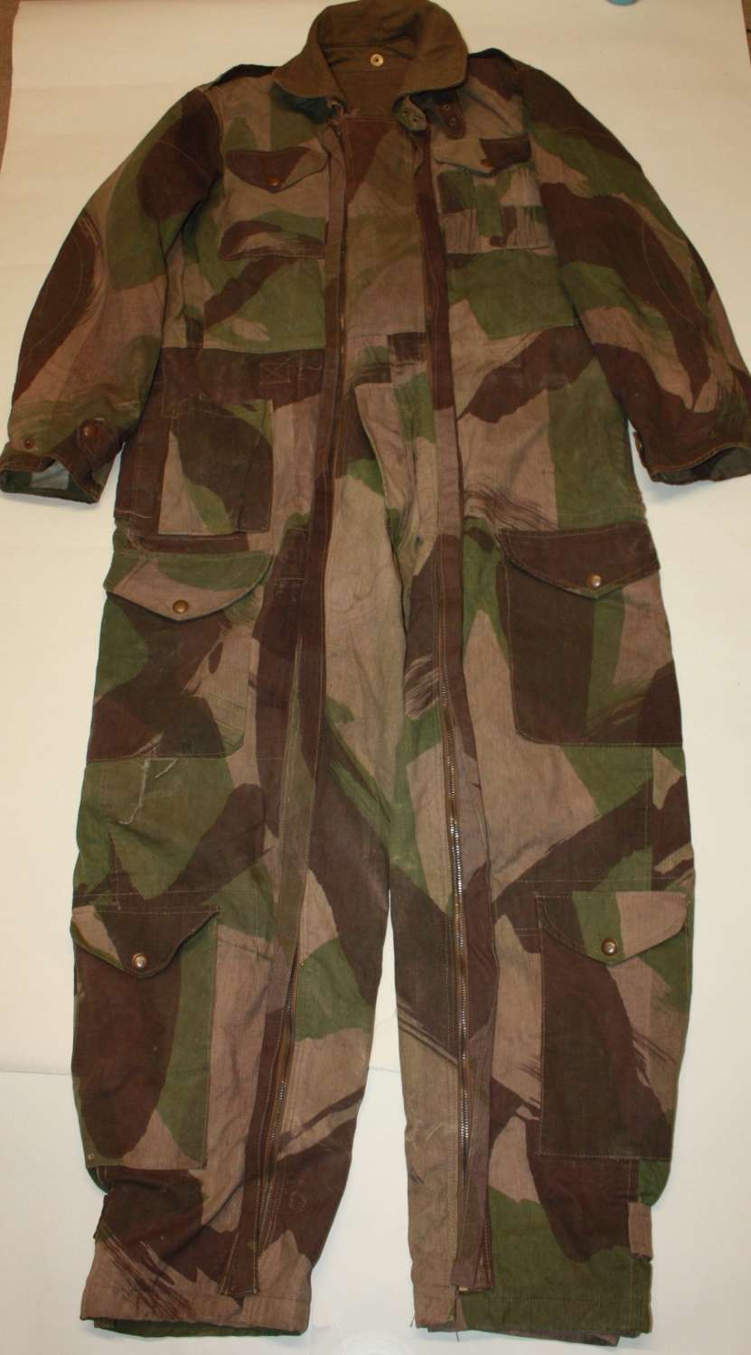 A LATE WWII 1945 ( WD STAMP  Z ) CAMOFLAGE TANK SUITE SIZE 2