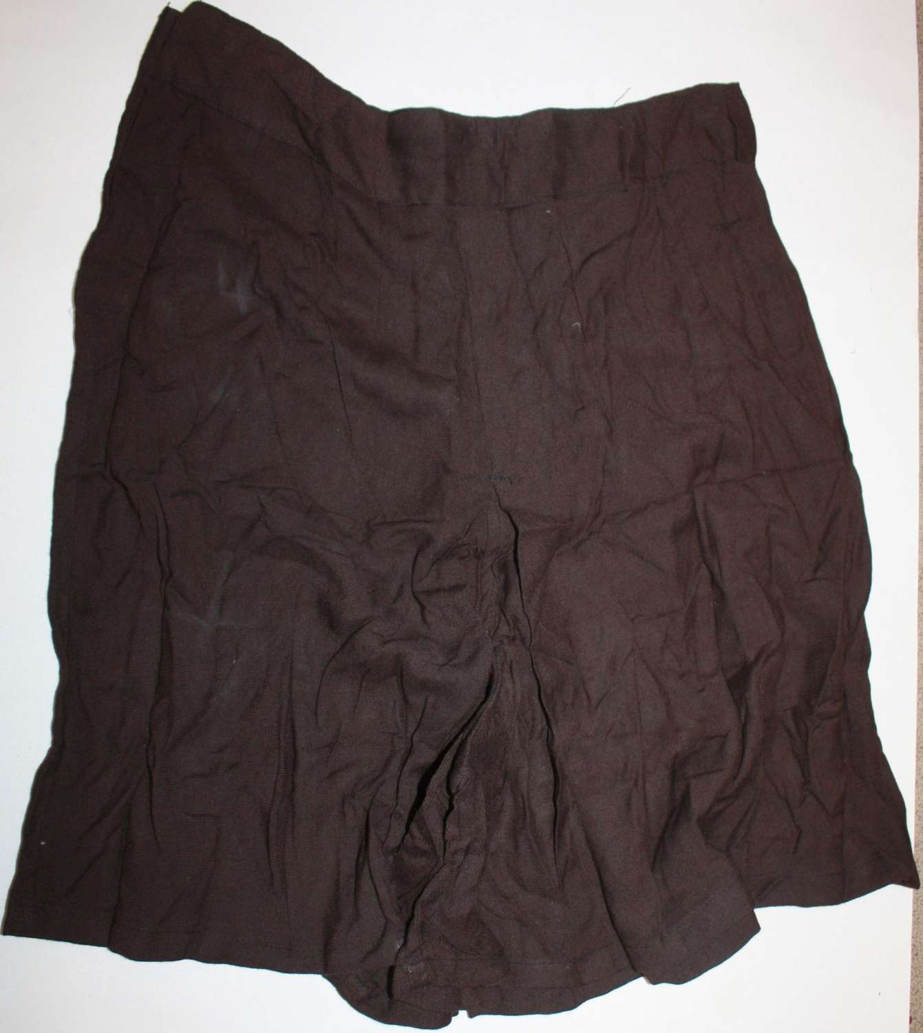 A PAIR OF ATS PT SHORTS SIZE 4 EXAMPLE WAIST 30-31