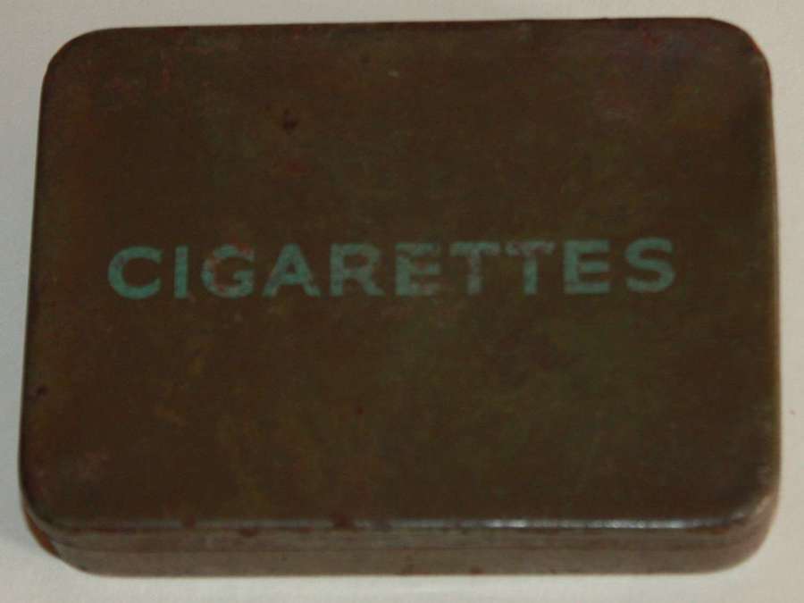 A WWII CIGARETTES RATION TIN